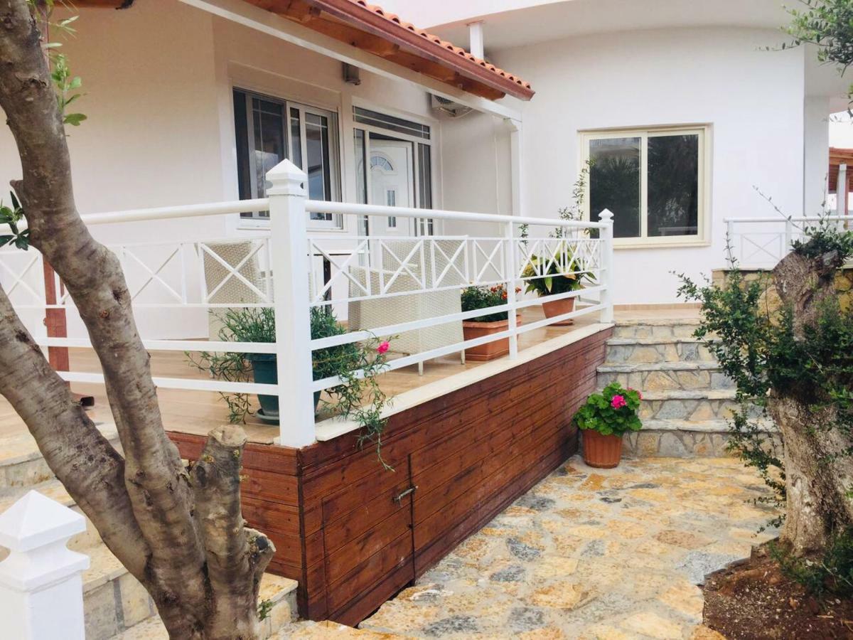 Apartments On The Beach Sarandë Exterior foto